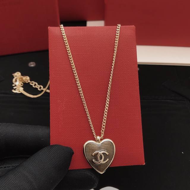 Code Xxl0303 Ch*Nel Latest Heart-Shaped Necklace, Consistent Zp Brass Material