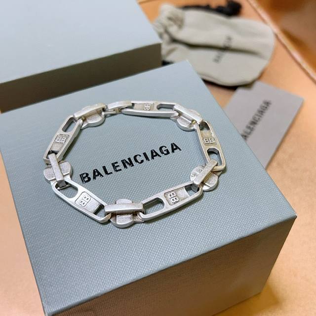 Authentic New Arrival Paris Saint-Germain Balenciaga Bracelet, Identical To The