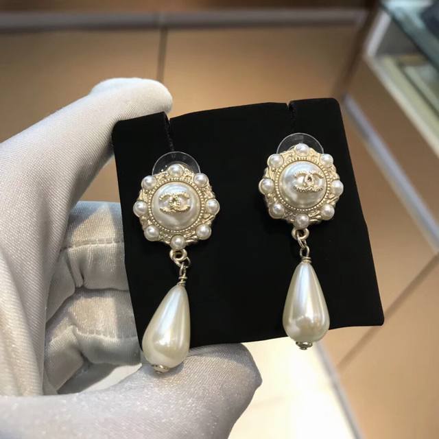 Chanel New Pearl Earring Original Brass Material Top-Quality Authentic Piece, Mu