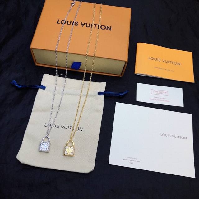 Stunning Louis Vuitton Necklace, High-End Custom-Made With Thick Gold Plating, E