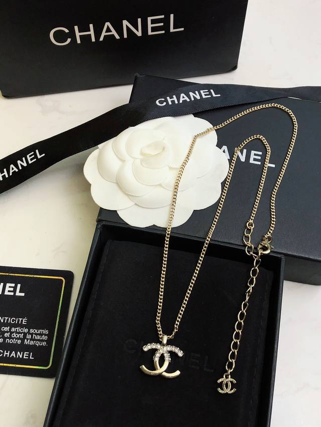 New Arrival: This Is Sure To Be This Season's Must-Have Item! Absolutely Stunnin