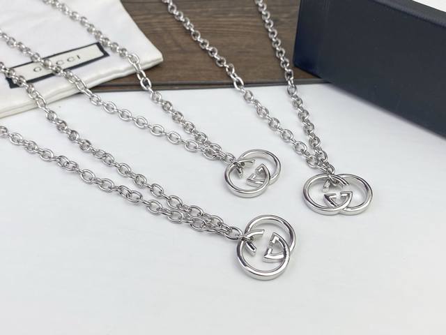 Gucci Double G Necklace, Same As The Store Version, A Fashionable And Unique Pie