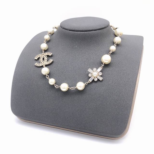 Item No. Xxl0075 This Necklace From The Chanel Collection Truly Captures My Hear