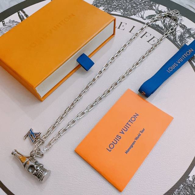 Louis Vuitton Lv Necklace Authentic Store New Arrival Molded Retro Fashion Must-