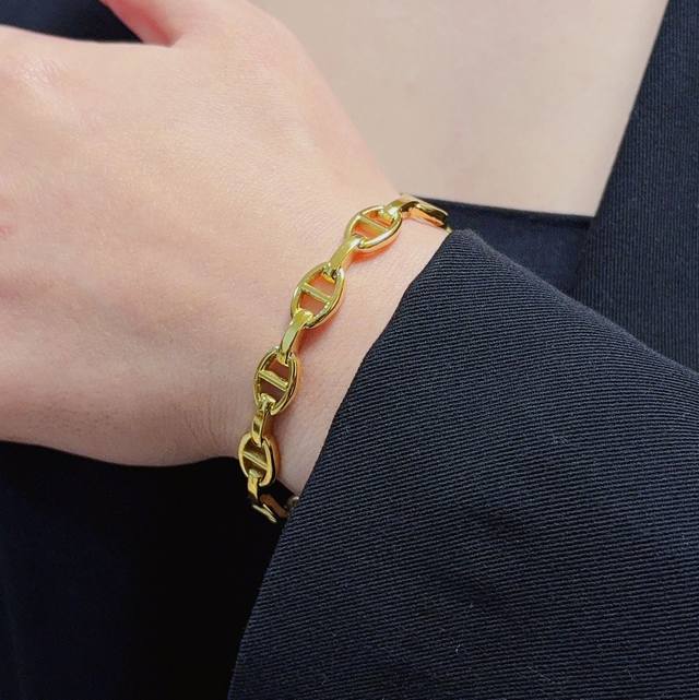 New High-Quality Hermes Bracelet Pig Nose Thick And Finely Crafted Version. Sinc