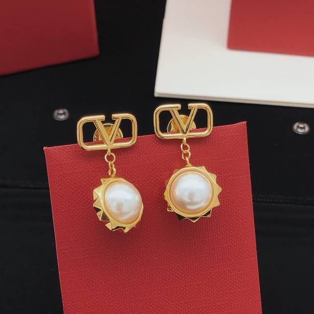Model No. Ved0149 Valenti*O Latest Style Pearl Pendant Ear Studs, Consistent Zp