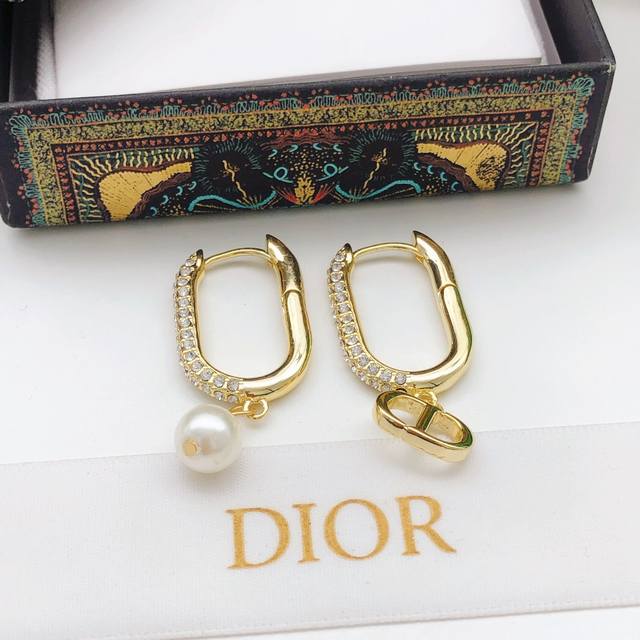 Id Ded0651 Dio* Latest Model Rectangular Ear Hook With Pearl Dangle, Zp Brass Ma