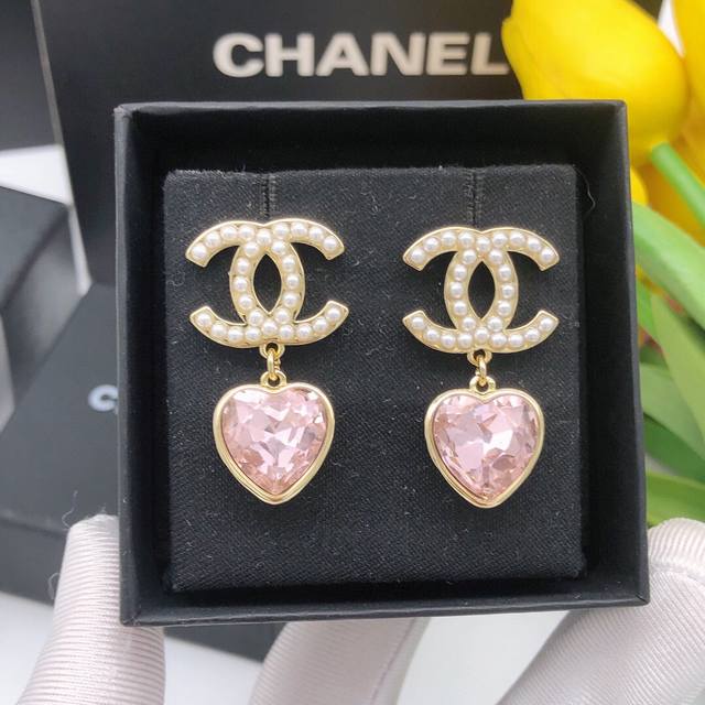 Number Xed0046 . Chanel Pink Heart Cc. Earrings