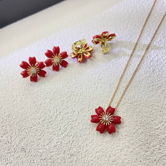 Necklace, Ear V Gold Precision Edition Vca Rose Necklace Z6W+ Red Agate Precisio