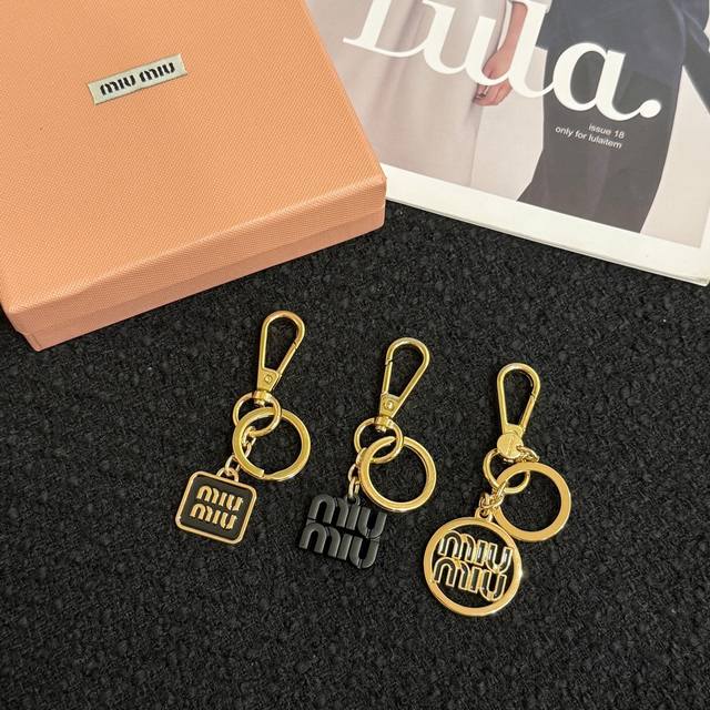 Miumiu Miu Miu Keychain 3-In-1 Miu Miu Miu Miu 3-Piece Keychain Set, Bag Charm,