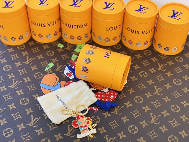 Lv Zodiac Keychain - Sagittarius Detailed Photos