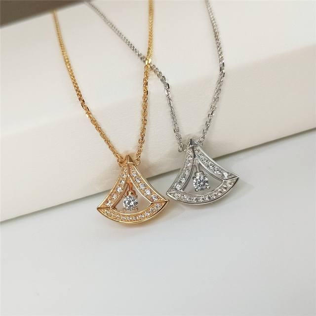 Diva's Dream Small Hollow Full Diamond Necklace If You Find Bv Spring Necklaces