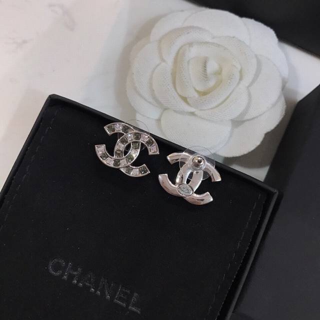 Chanel High-End Double C Earrings