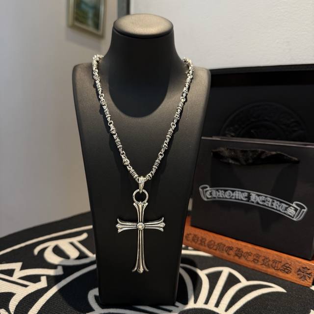 New Arrival, Counter Quality Chrome Hearts Classic Retro Nail Pattern Necklace W