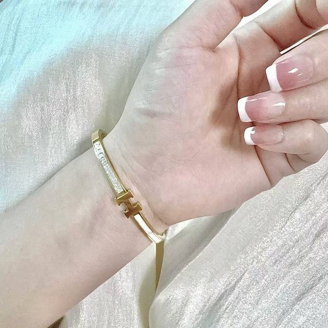 New High-Quality Hermes Hermes Bracelet With H-Shaped Diamond-Encrusted White Mo