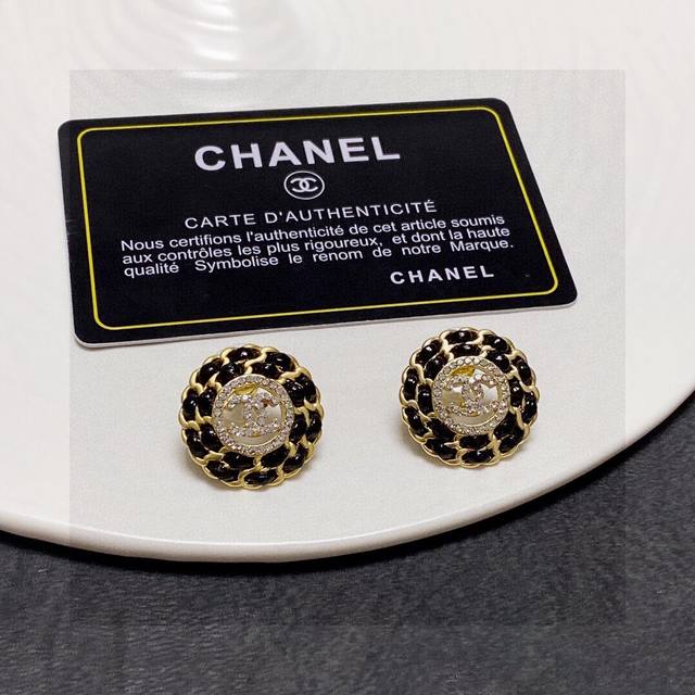 Chanel New Vintage-Style Earring And Earring Set Every Detail Is Meticulously Cr