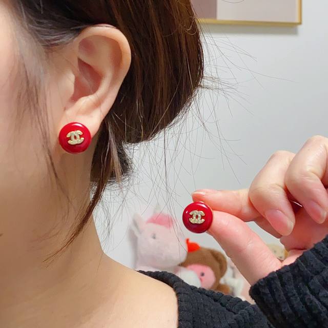 New Chanel-Style New Year Red Festive Diamond-Encrusted Ear Studs, Now Available