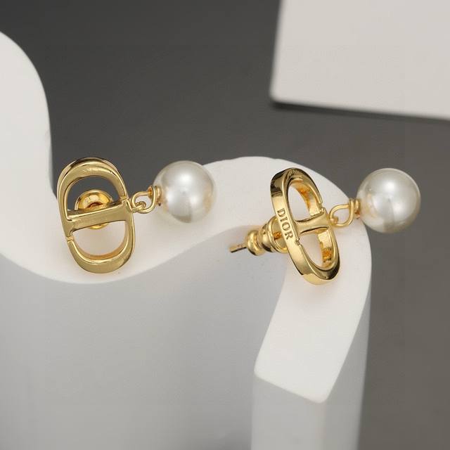 Latest Dior Hot Item, Same As All The Influencers, Exploding In Popularity! Dior