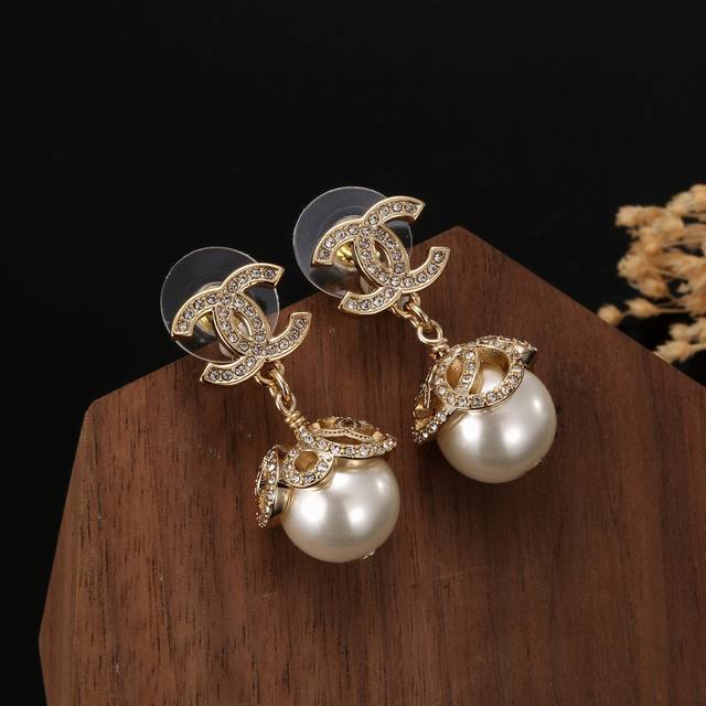 Chanel Earrings A New Batch Of Brand-New Earrings Has Arrived!! Luxurious And El