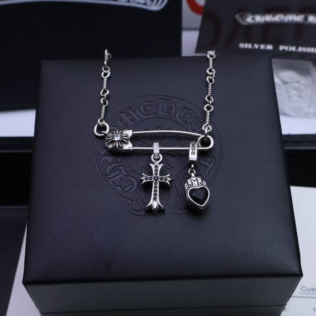 Trend Recommendation] The Chrome Hearts Necklace Is Perfect For Dates, Dinners,