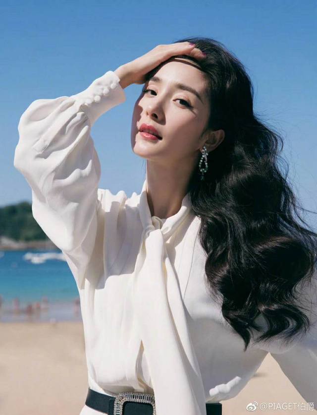 Batch Of Celebrity-Recommended New Piaget-Inspired Earrings, Featuring Yang Mi's
