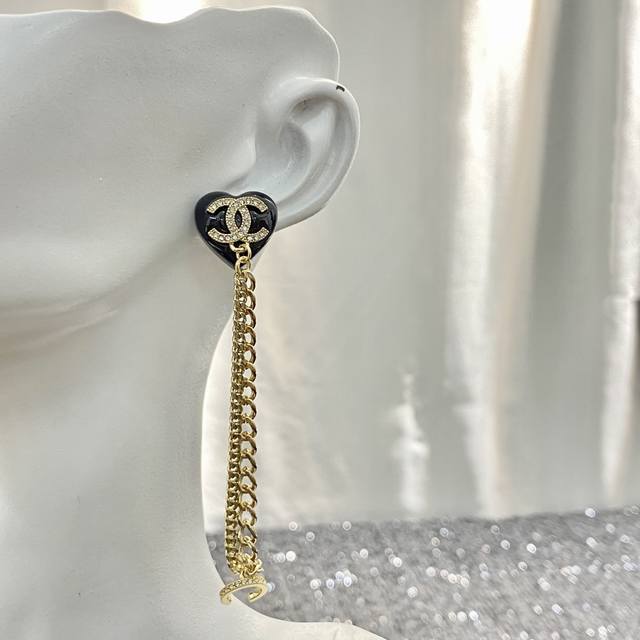Code E1973 Chanel Earrings Hot-Selling New Arrival Chanel22A Acrylic Black Heart
