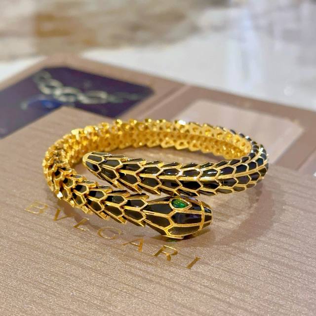 Bulgari Serpenti Viper Series Snake Bone Bracelet, V-Gold Material, Perfectly Po