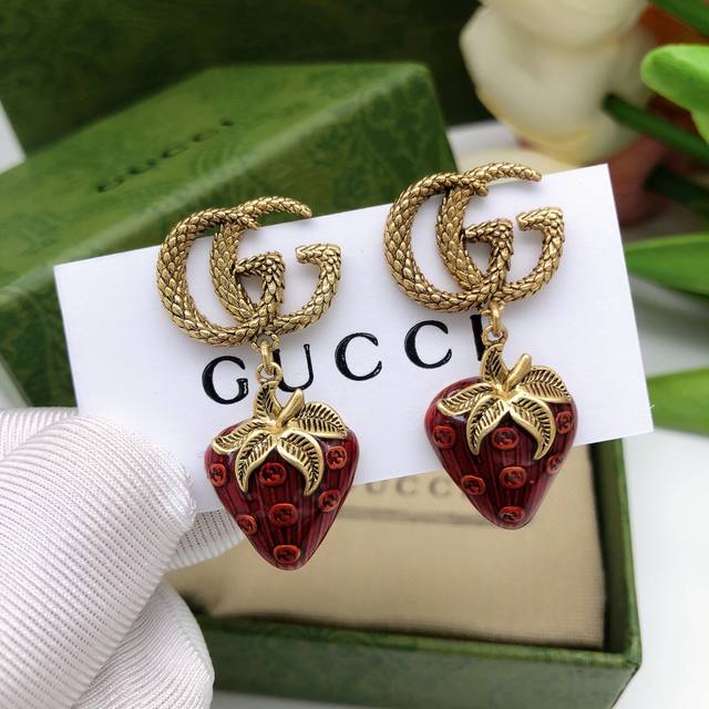 Ged0028 Gucci Strawberry Earrings