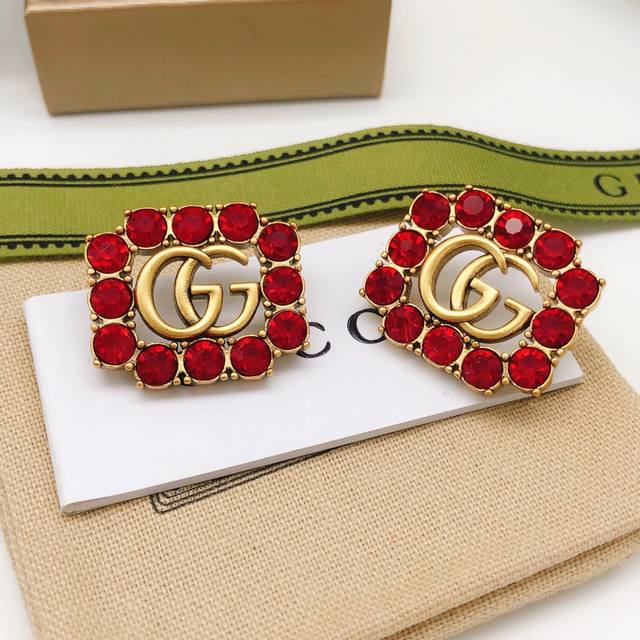 Ged0139 Gucci New Red Diamond Square Earrings Super Beautiful Design With Sparkl