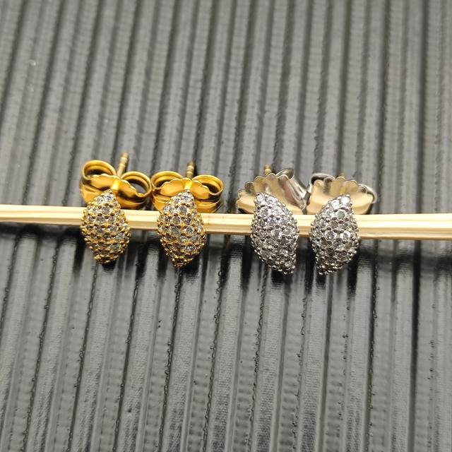 David Yurman Delicate Dense-Set Flute Stud Earrings, Number Dyeh-116-117