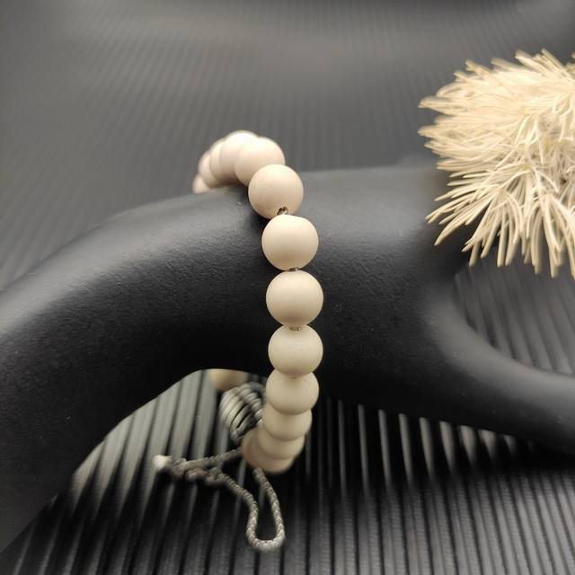David Yurman 8Mm Adjustable White Stone Series Bracelet. Item Number Dysl-038