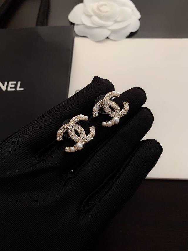 Ch*Nel New Arrival Cc-Sized Pearl Ear Studs, Consistent Zp Brass Material.