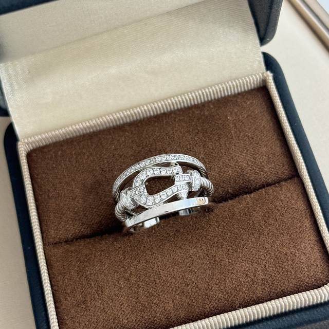 A5215 Exclusive Debut Design By Fred, Nautical Clasp, Horseshoe, Three-Layer Ope