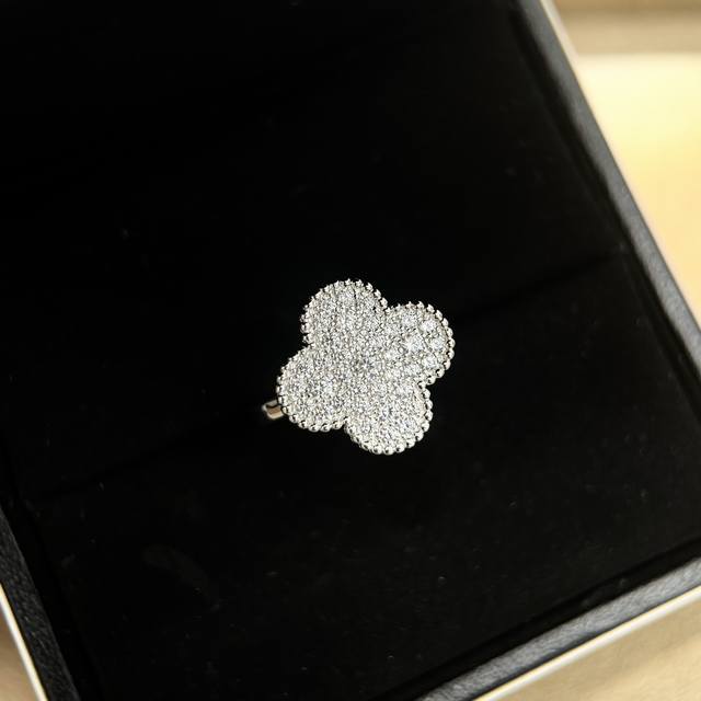 A5044 Fan Jia New Arrival Full Diamond Four-Leaf Clover Large Ring: Substantial