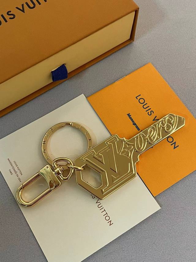 Lv Circle Bestfriend Bag Accessory The Lv Circle Bestfriend Bag Accessory And Ke