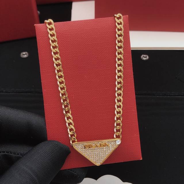 Model No. Pxl0011 Prad*Latest Triangle Diamond-Studded Necklace, Consistent Zp B
