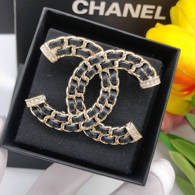 Id Xxz0169 Xiao Xiang Grandma's New Leather Double-Layer Chain Brooch