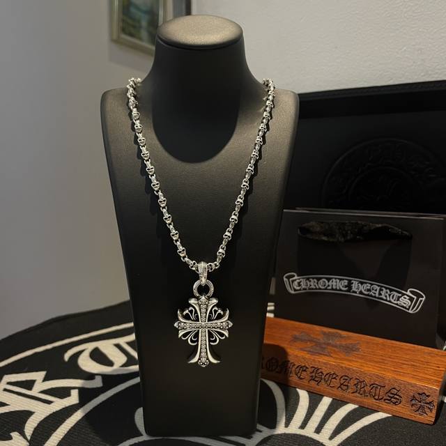 New Arrival, Counter-Quality Chrome Hearts Skull Necklace With Full Diamond Vine