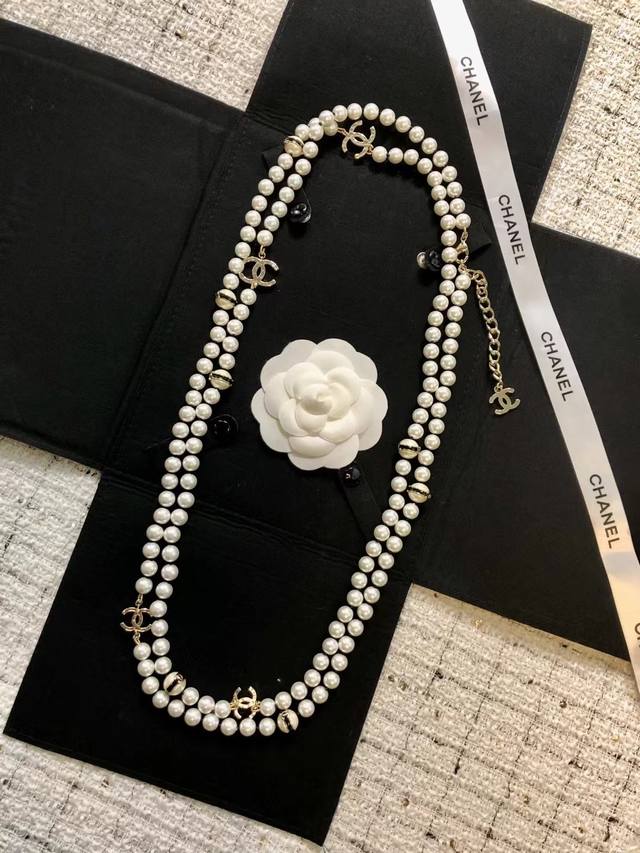 Autumn/Winter Double-Layer Sweater Chain Chanel Sweater Chain Small Black And Wh