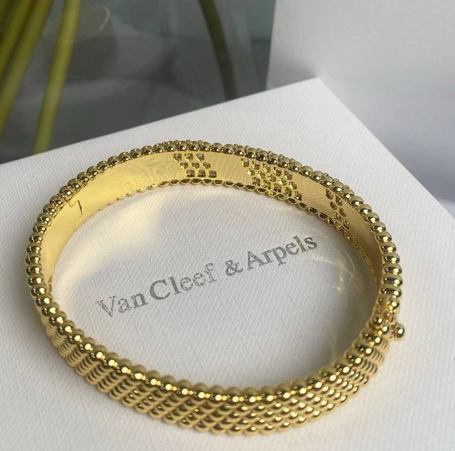 This Series, Born In 2008, Continues The Time-Honored Gold Bead Craftsmanship Of