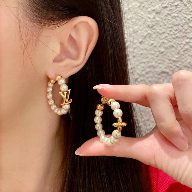 Affordable Lv Four-Leaf Clover Letter Ab-Style Ear Studs And Earrings, Original