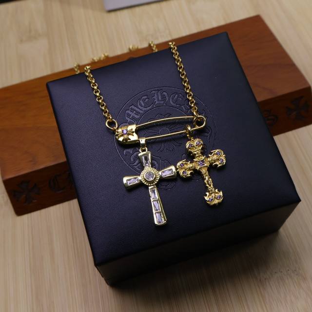 Premium Craftsmanship Edition] Crox Heart Handmade Chain Necklace With Cross And