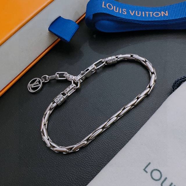 High-Quality Louis Vuitton Bracelet, Authentic Store New Model, Retro And Trendy