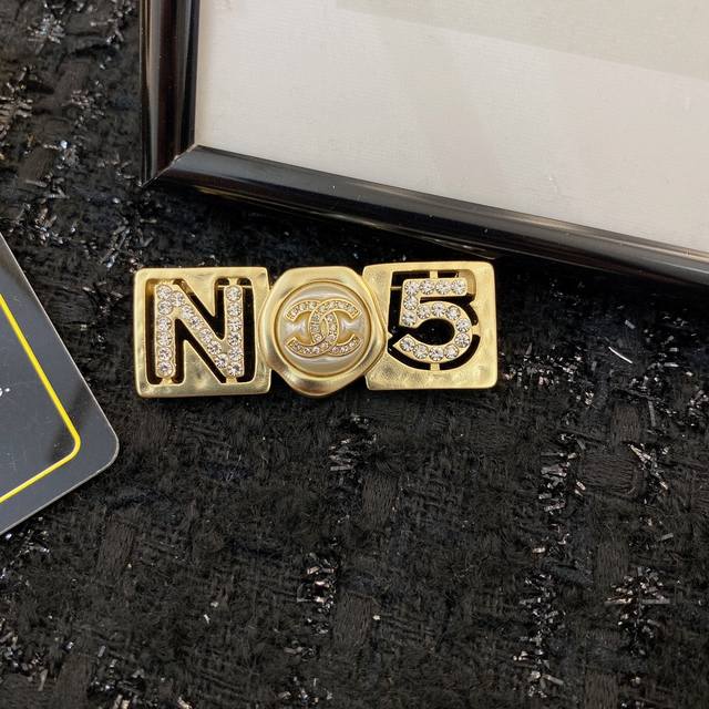 Code A428 Popular Brooch Design Now Available! Exclusive High-End Quality, Authe