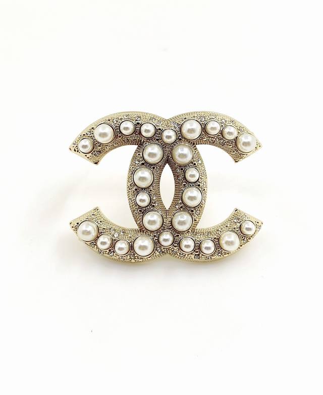 C Home Memorial Edition Pearl Brooch Same Material