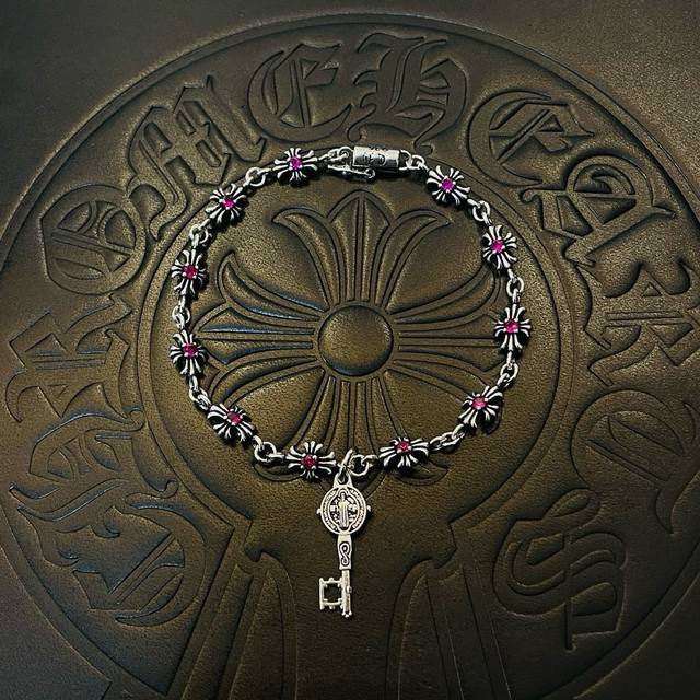 New Arrival, Department Store Quality Chrome Hearts Cross Pendant Bracelet With