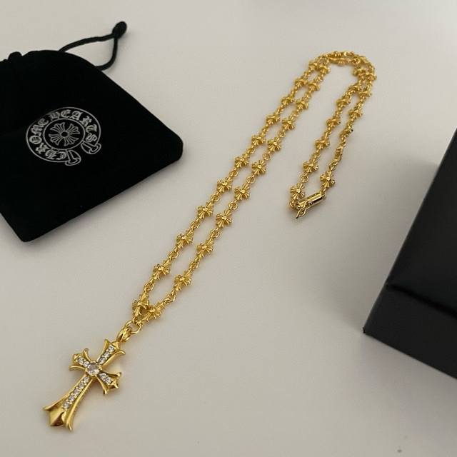Counter Quality Chrome Hearts Cross Heart Classic Gold-Colored Cross Necklace. T