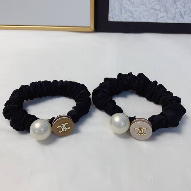 One Celine Arc De Triomphe Hairband New Pearl Logo Leather Hairband Large Circle