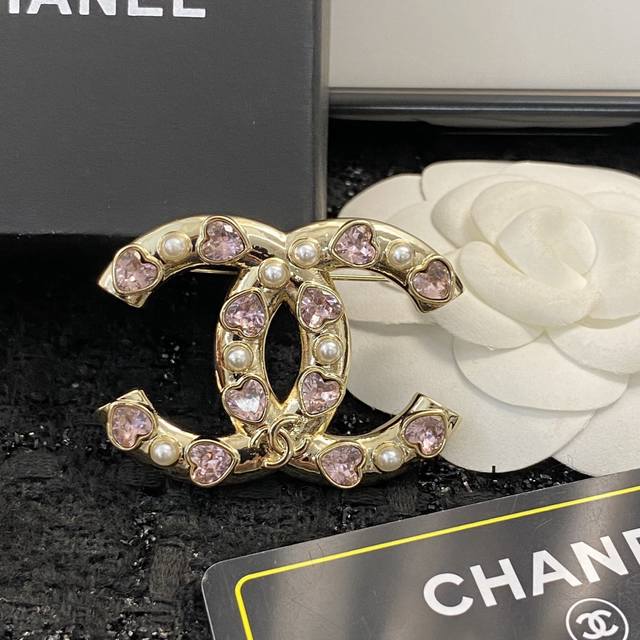 Chanel Chanel Brooch Best-Selling New Arrival Metal Pearl Heart Gemstone Brooch