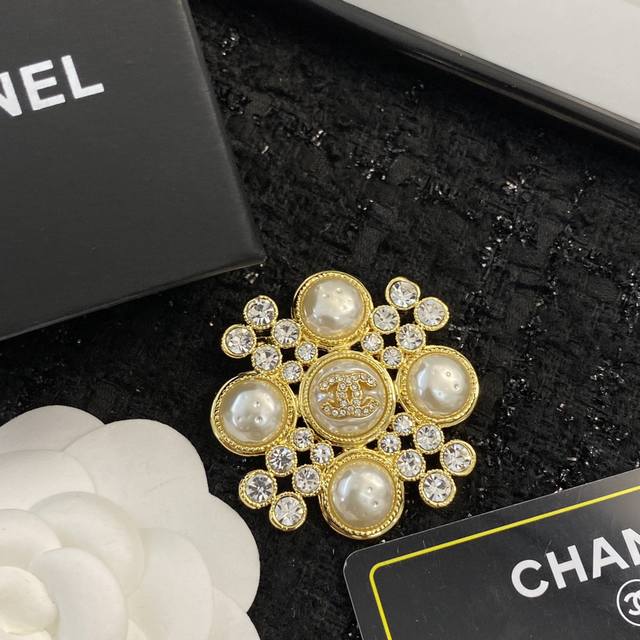 Chanel Brooch Bestsellers Now Available! Chanel High-End Artisanal Brooch, Metic
